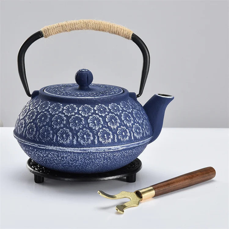 Personalized Black Teaware Japanese Tetsubin Tea Kettle traditional style small cast iron teapot With Stainless Steel Mesh