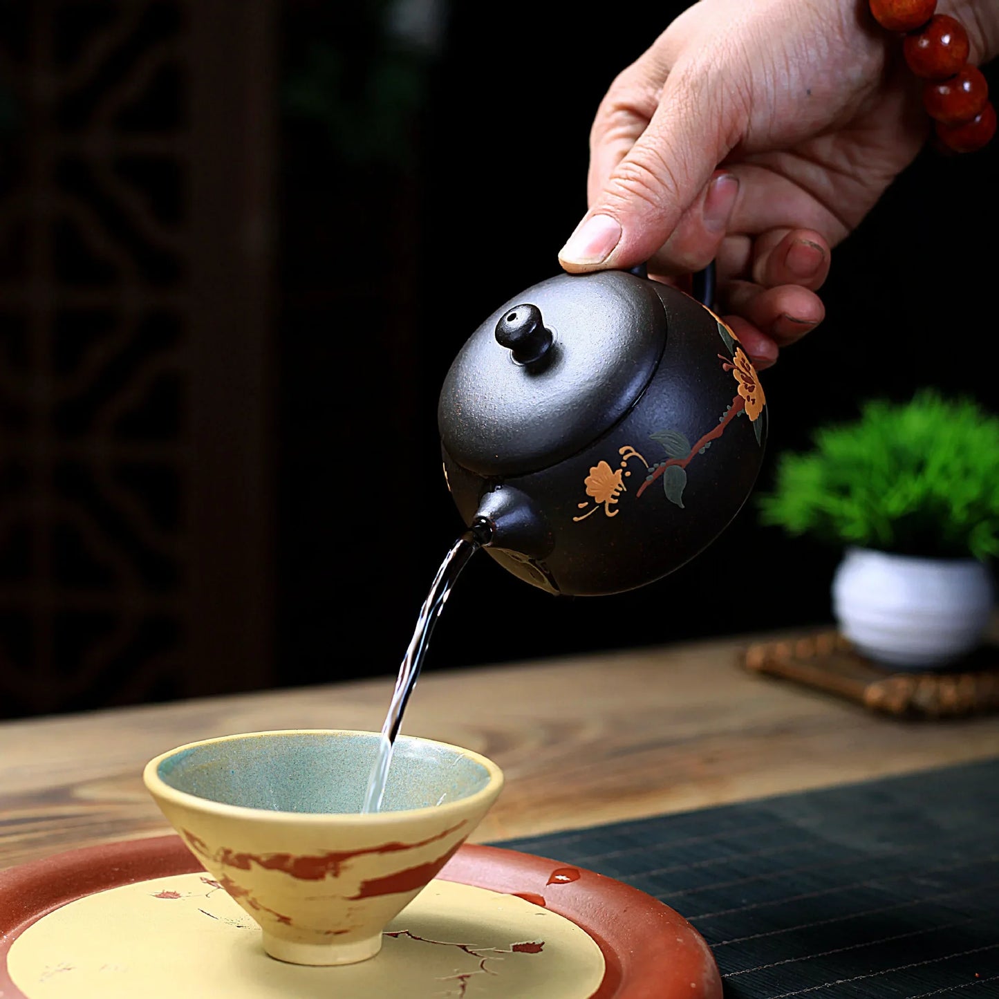 Famous Yixing purple clay teapot 220 ml handmade kongfu tea set Yingchun Zisha hu