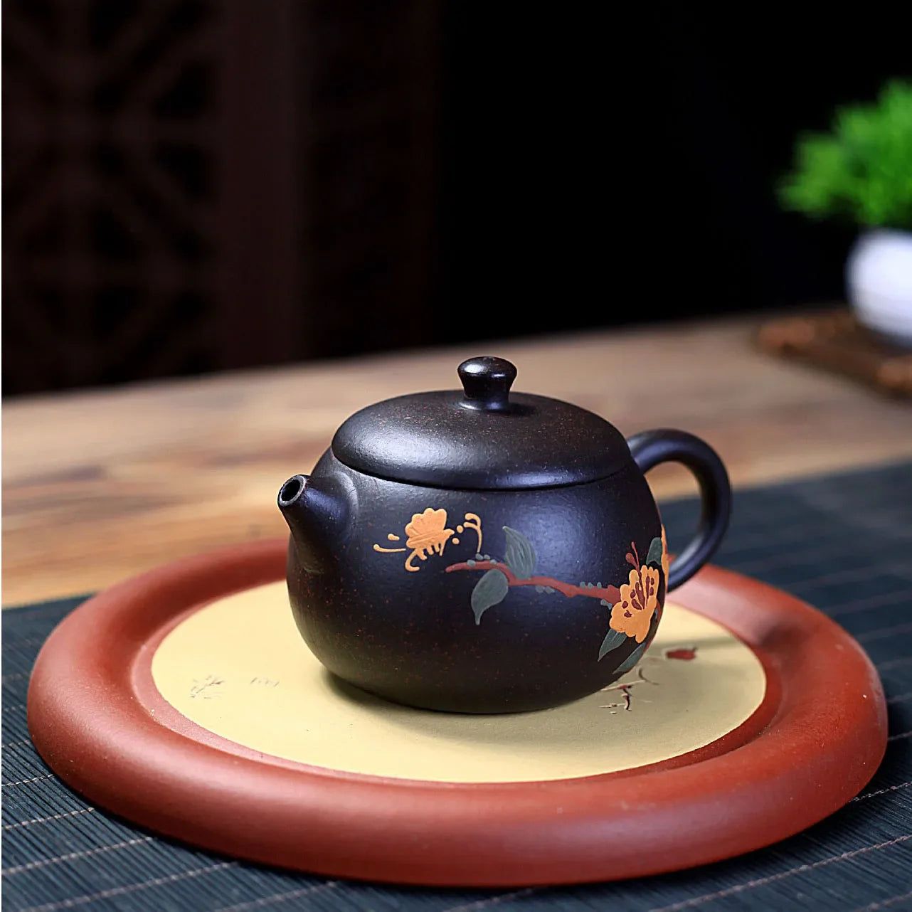 Famous Yixing purple clay teapot 220 ml handmade kongfu tea set Yingchun Zisha hu