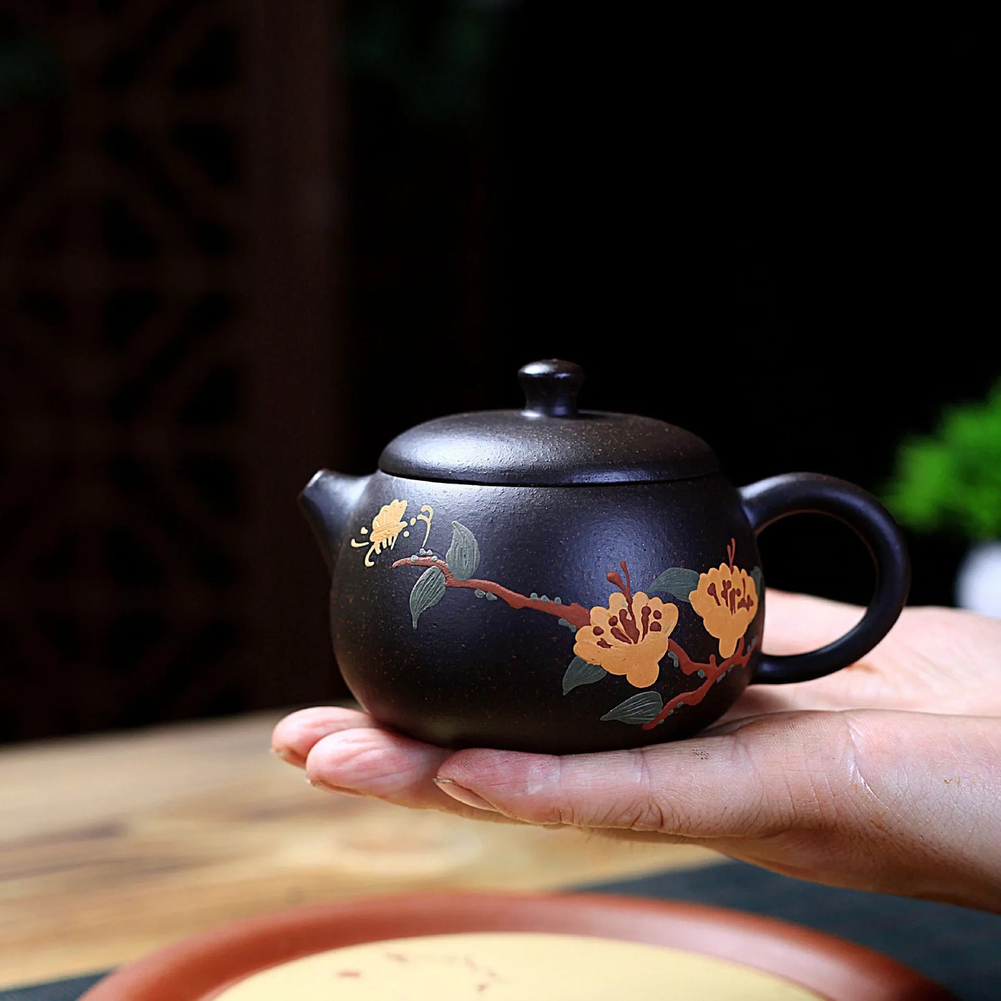 Famous Yixing purple clay teapot 220 ml handmade kongfu tea set Yingchun Zisha hu