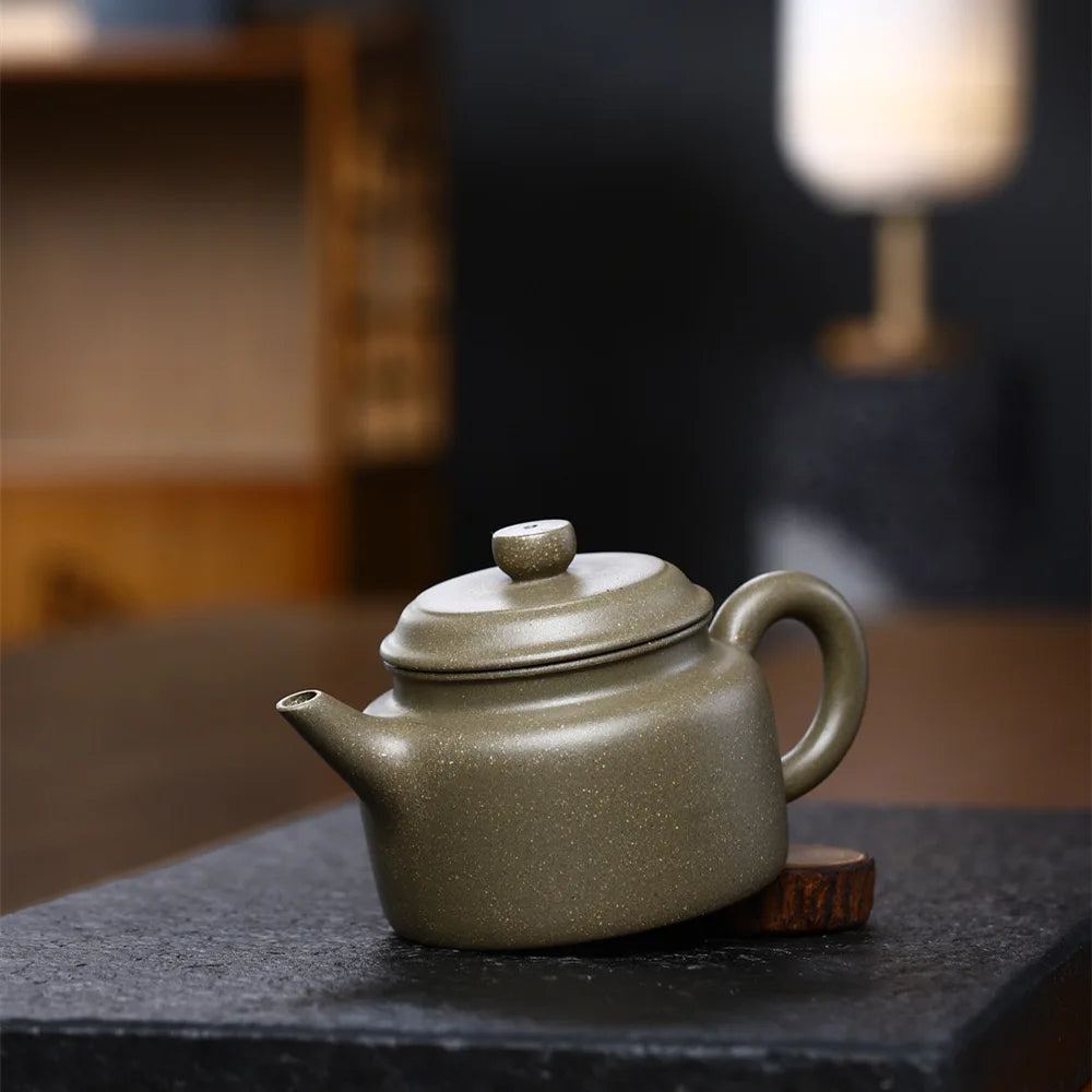 small size 150 ml Chinese kongfu tea set Yixing purple clay teapot handmade dezhong hu